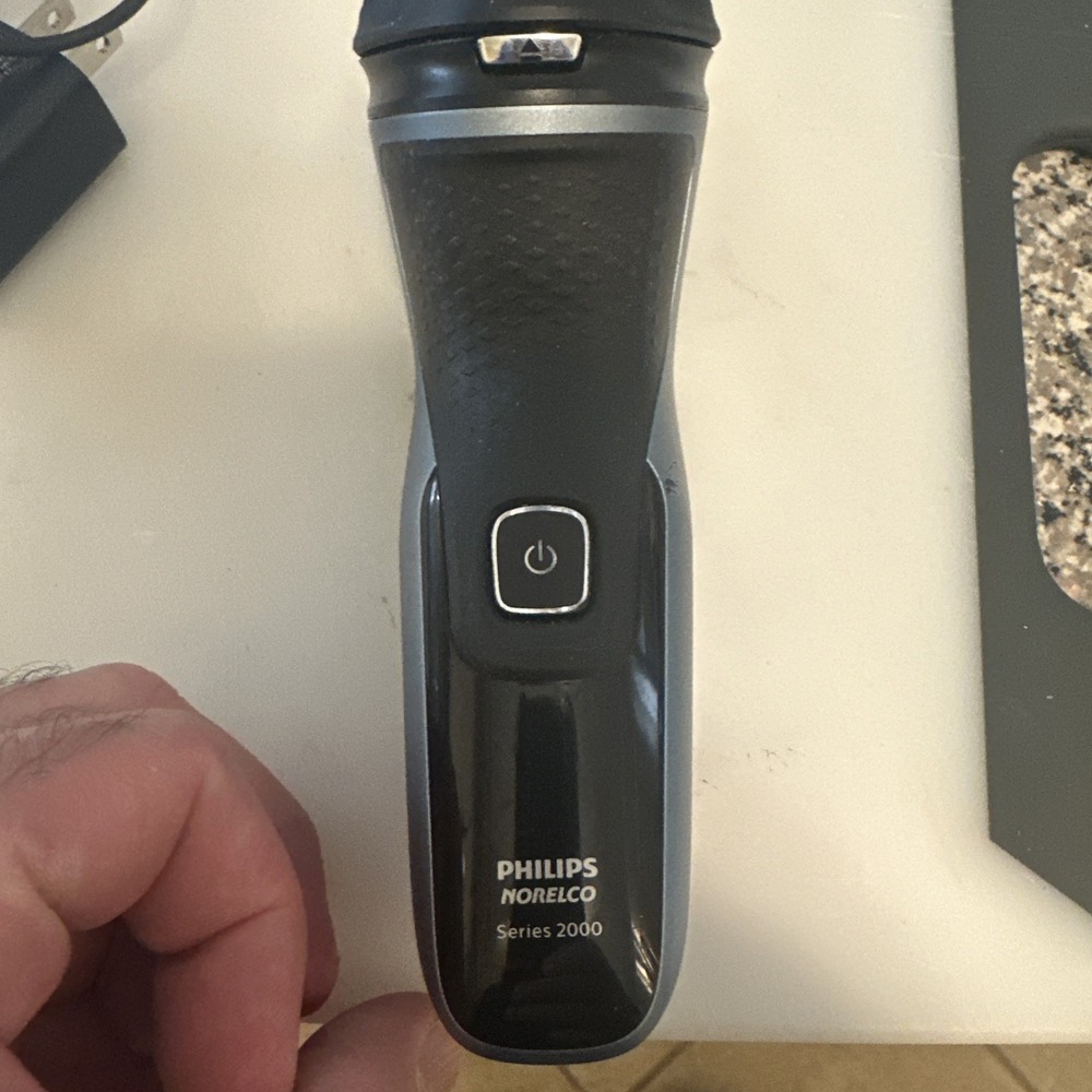 Philips Norelco Series 2000 S1211 Men's Trimmer Wet & Dry Electric Shaver Read